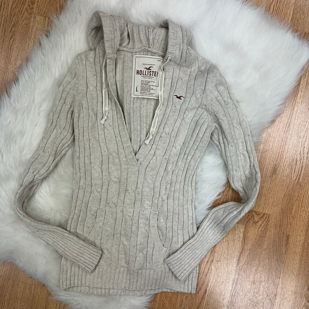 Hollister Y2K Cable Knit Deep V Hooded Sweater Hoodie